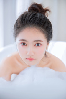 新任女教师我要你爱详情介绍